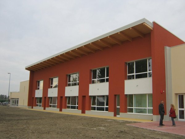 L'elementare del Penzale di Cento dopo l'inaugurazione