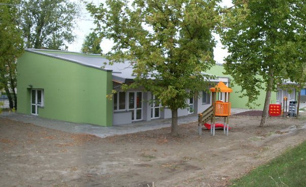 L'esterno del centro Infanzia di Cento dopo aver completato i lavori di ristrutturazione